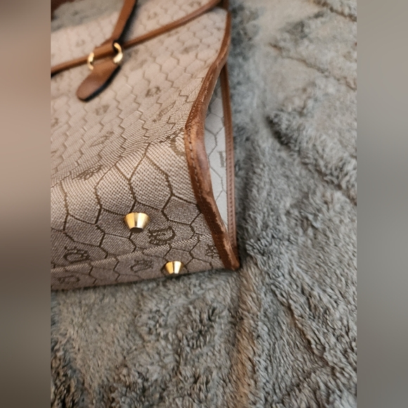Dior Honeycomb Shoulder Bag - Picture 16 of 16